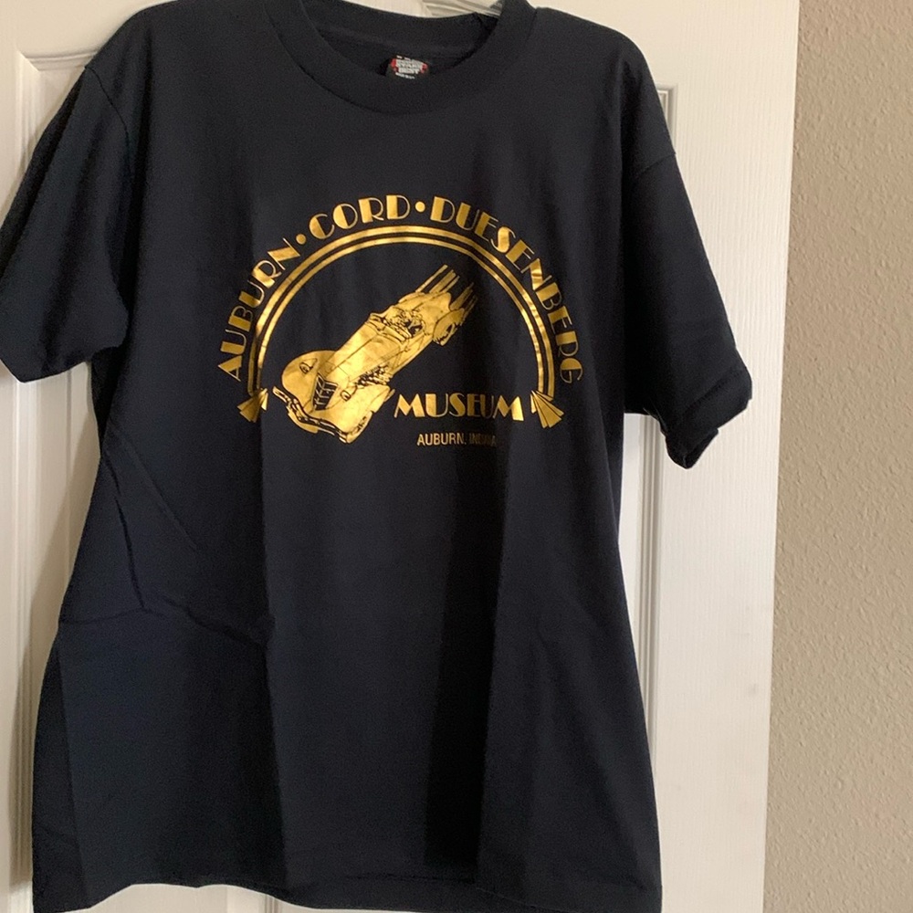 Men’s XL car motif black t-shirt